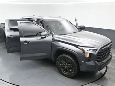 2022 Toyota Tundra 4WD SR5