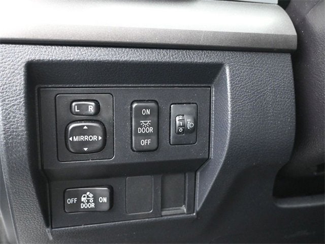 2017 Toyota Tundra 4WD SR