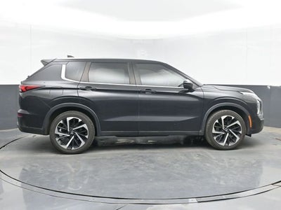 2022 Mitsubishi Outlander ES