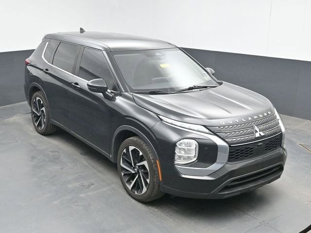 2022 Mitsubishi Outlander ES