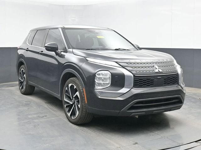 2022 Mitsubishi Outlander ES