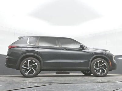 2022 Mitsubishi Outlander ES