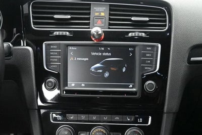 2017 Volkswagen Golf R 4-Door w/DCC & Navigation