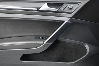 2017 Volkswagen Golf R 4-Door w/DCC & Navigation