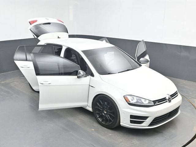 2017 Volkswagen Golf R 4-Door w/DCC & Navigation