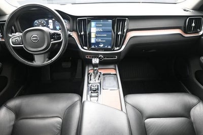 2020 Volvo V60 T5 Momentum