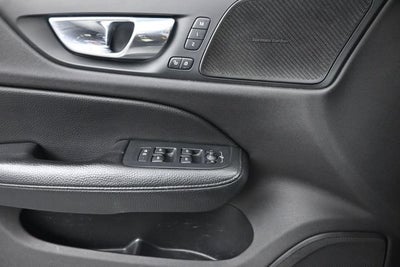 2020 Volvo V60 T5 Momentum