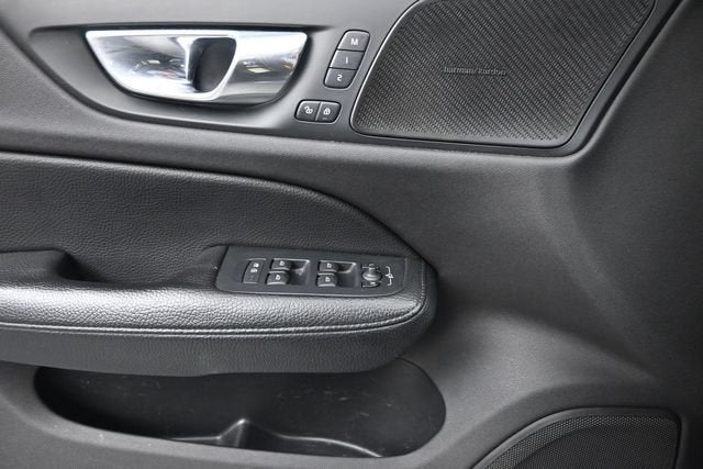 2020 Volvo V60 T5 Momentum