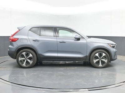 2023 Volvo XC40 B4 Ultimate Bright Theme