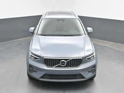 2023 Volvo XC40 B4 Ultimate Bright Theme