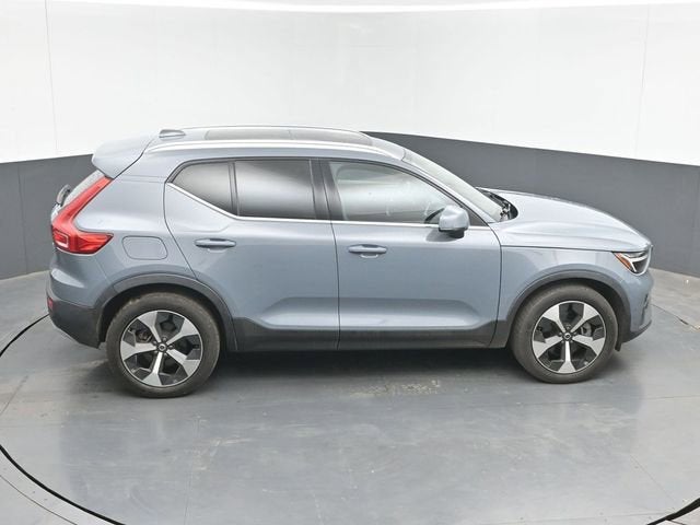 2023 Volvo XC40 B4 Ultimate Bright Theme