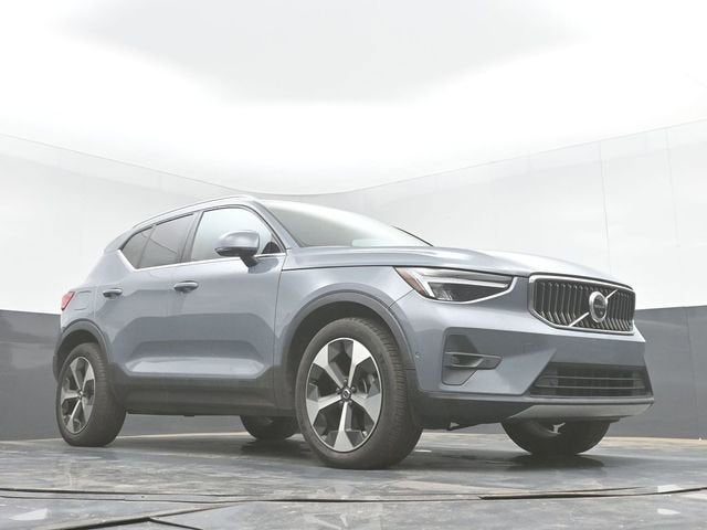 2023 Volvo XC40 B4 Ultimate Bright Theme