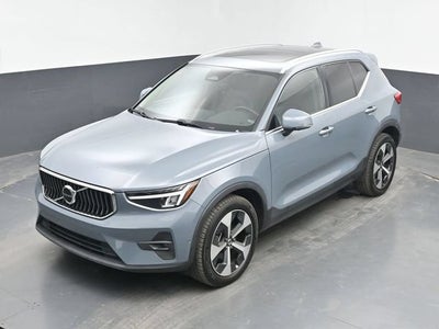 2023 Volvo XC40 B4 Ultimate Bright Theme