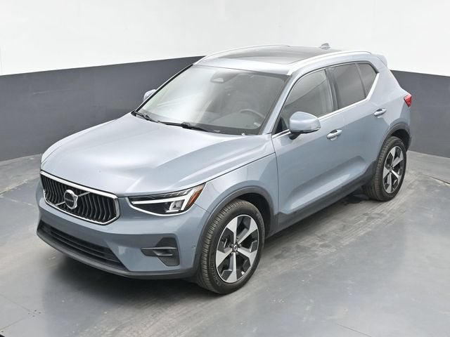 2023 Volvo XC40 B4 Ultimate Bright Theme