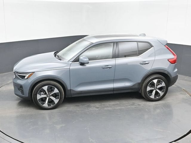 2023 Volvo XC40 B4 Ultimate Bright Theme