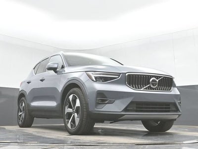 2023 Volvo XC40 B4 Ultimate Bright Theme