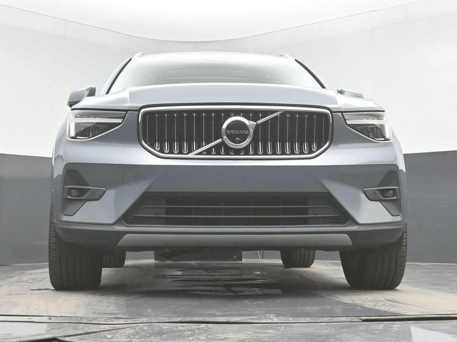 2023 Volvo XC40 B4 Ultimate Bright Theme