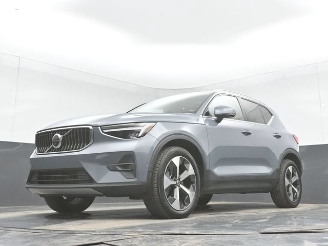 2023 Volvo XC40 B4 Ultimate Bright Theme