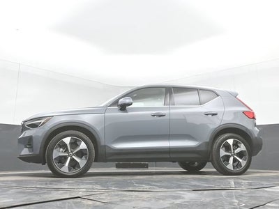 2023 Volvo XC40 B4 Ultimate Bright Theme