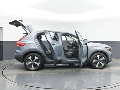 2023 Volvo XC40 B4 Ultimate Bright Theme