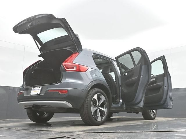 2023 Volvo XC40 B4 Ultimate Bright Theme