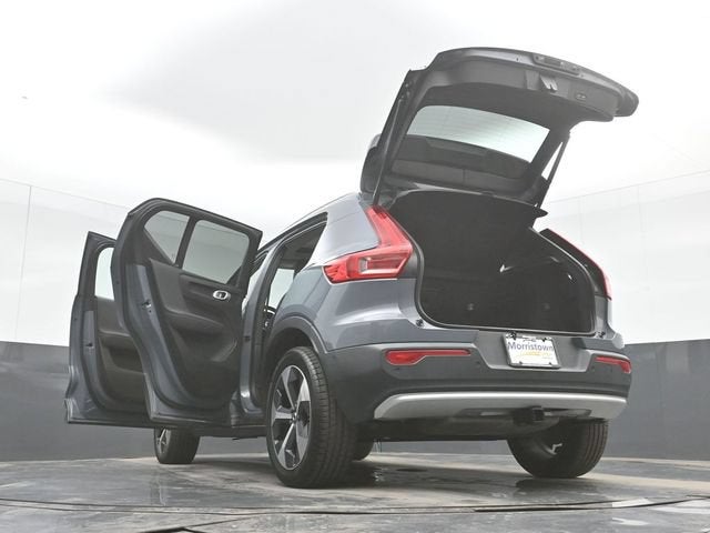 2023 Volvo XC40 B4 Ultimate Bright Theme